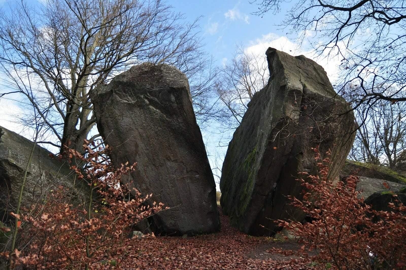 En bild som visa en boulderingssten i klättringsområde Kjegekull